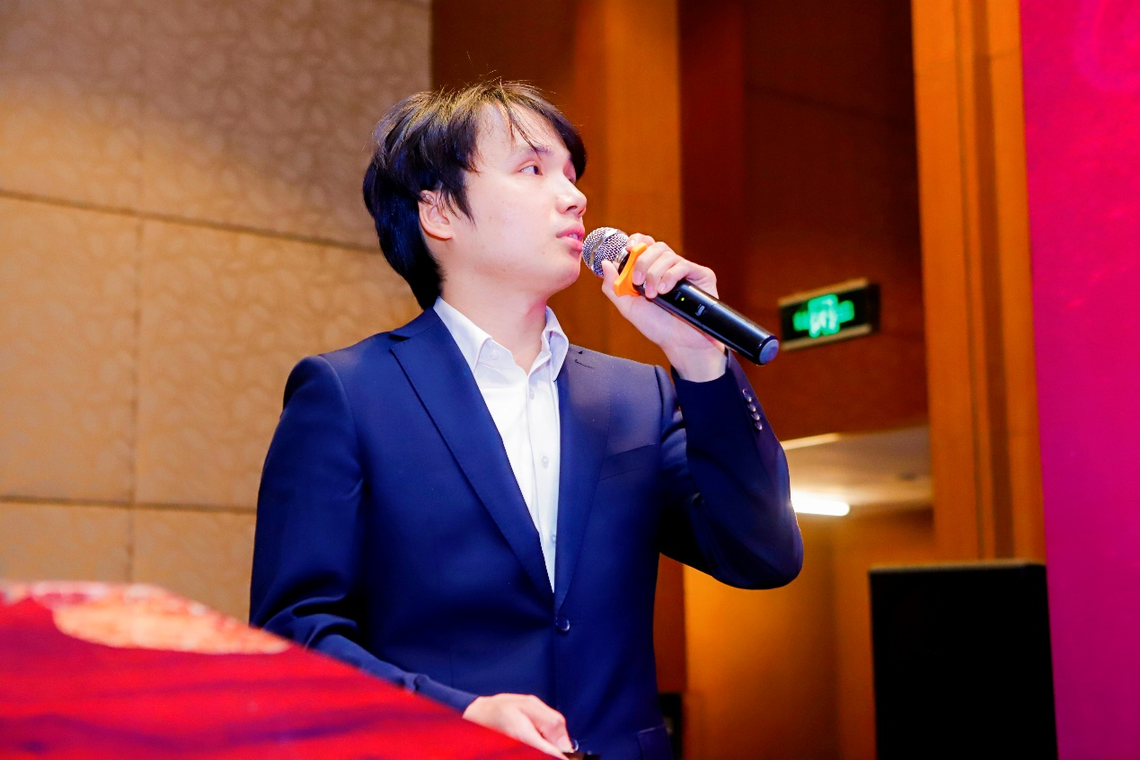 1765248008150816.png 9cc8f23896820becf4b5ecfc91fbfbf6.png